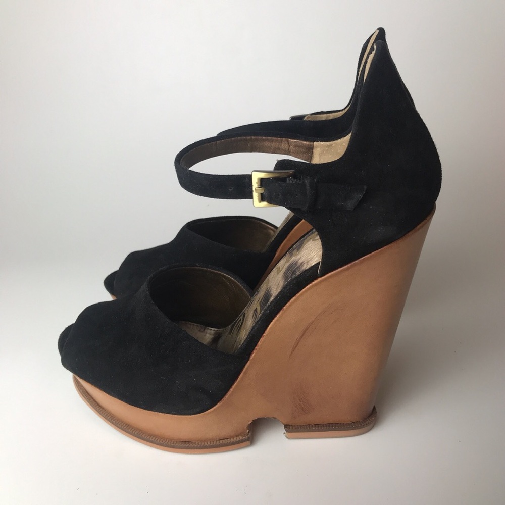 Sam Edelman | Black Wedges